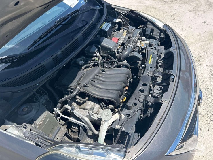 2016-nissan-versa-sedan-image-9