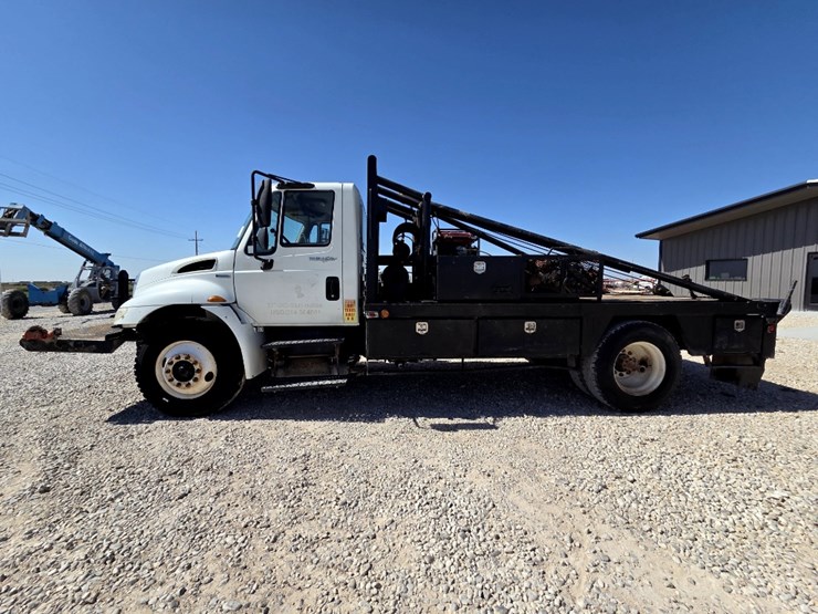 2009-international-durastar-4300-image-8