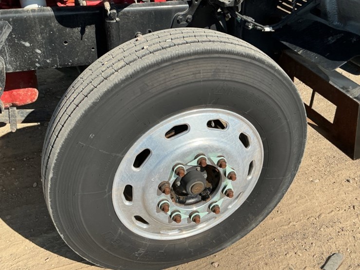 2015-freightliner-coronado-122-sd-image-12