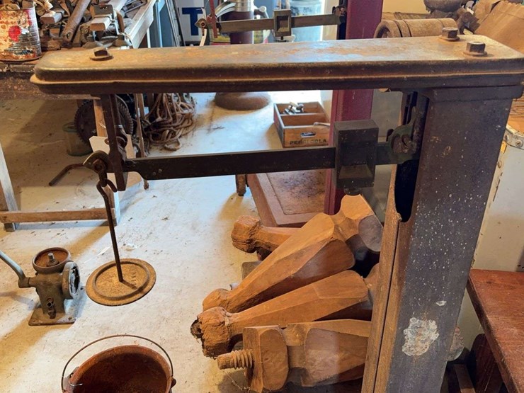 rolling-fairbanks-platform-scale-and-wooden-legs-image-5