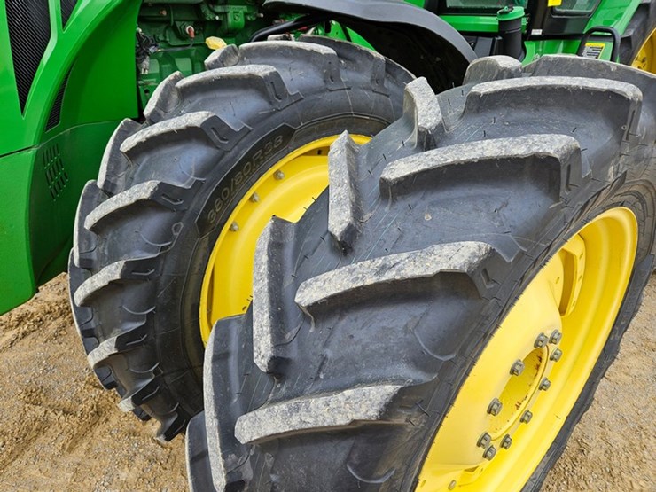 2013-john-deere-8335r-image-12