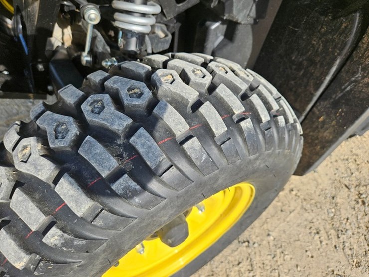 john-deere-gator-image-39