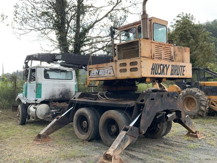 #131-•-1988-husky-brute-knuckleboom-on-truck-image-6