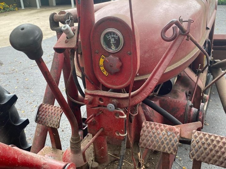 #6067-•-1948-farmall-h-tractor-image-25