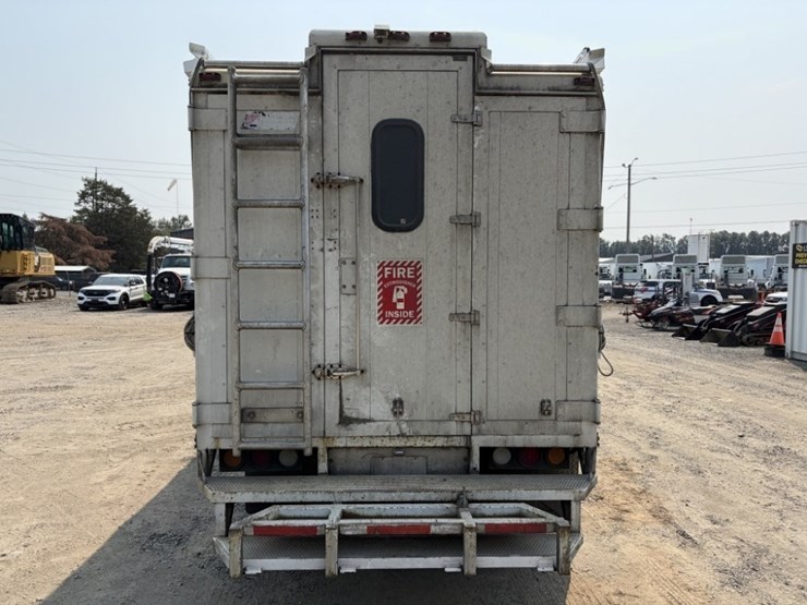 2007-gmc-w5500hd-image-5