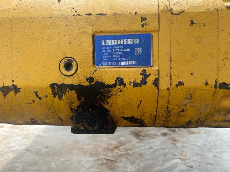 2020-deere-344l-image-56