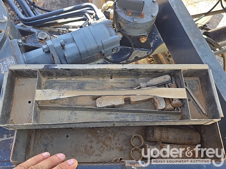 2016-deere-672gp-image-26