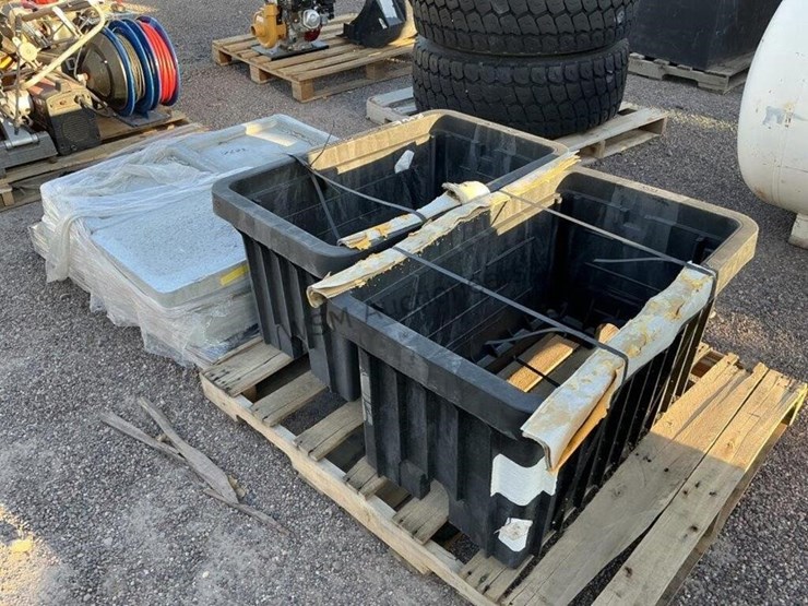 (2)-pallets-of-misc-image-3