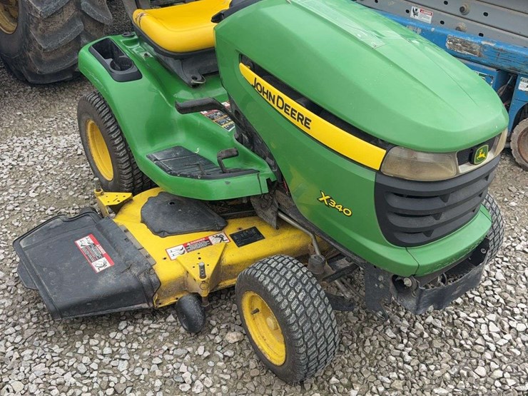 john-deere-x340-image-1