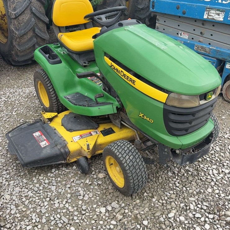 JOHN DEERE X340