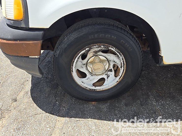 2001-ford-f150-xl-image-9