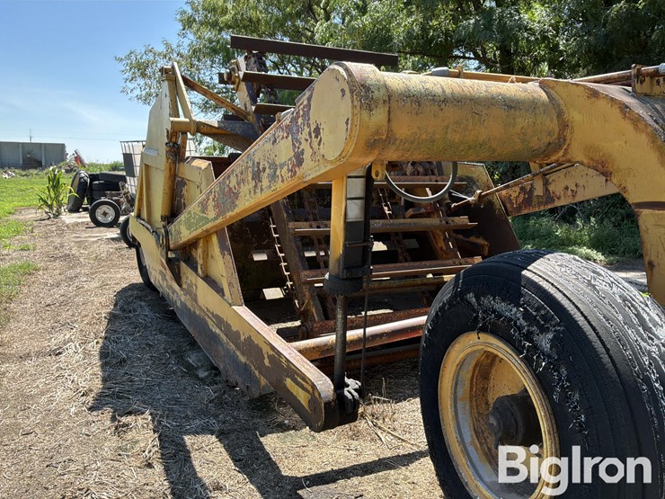 soil-mover-90-e-pull-type-scraper-image-9