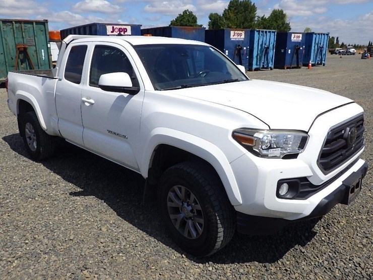 2018-toyota-tacoma-image-7