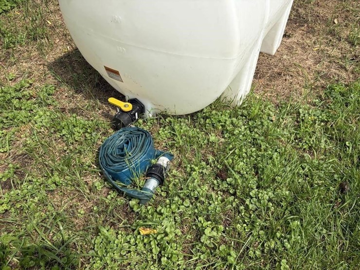 325-gallon-poly-tank-image-3