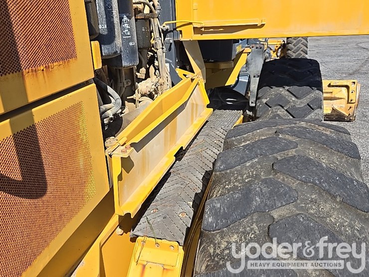 2016-deere-672gp-image-46