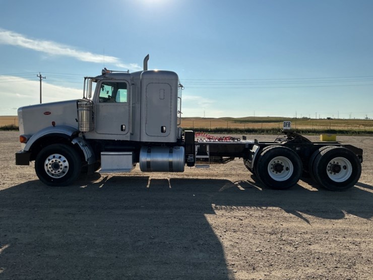2015-peterbilt-367-image-8
