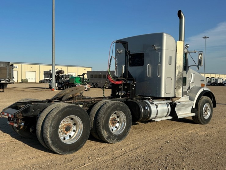 2015-kenworth-t800-image-5