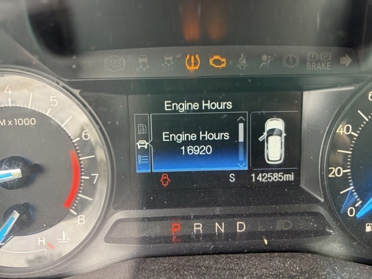 2017-ford-explorer-image-30