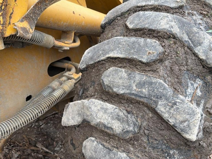 1990-deere-444e-image-56