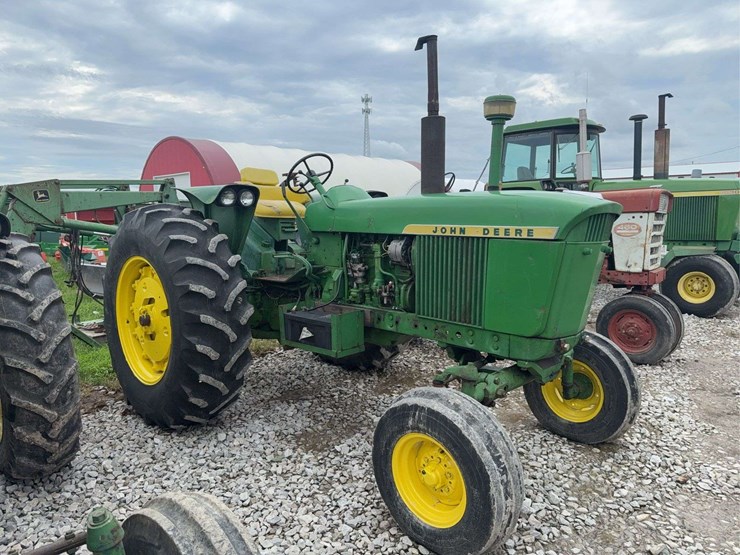 1976-john-deere-3020-image-2