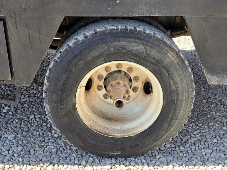 2009-international-durastar-4300-image-17