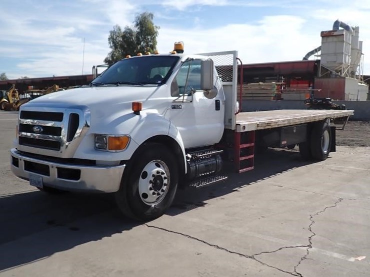 2013-ford-f650-image-1