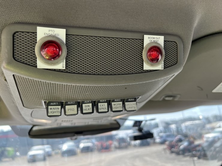 2017-ford-f550-image-40