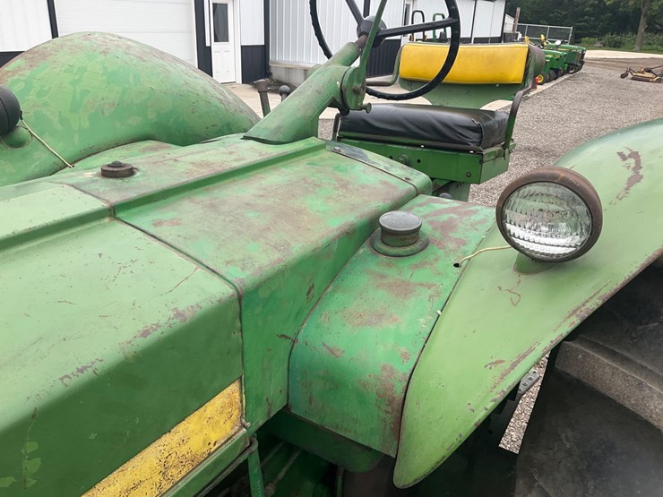 1958-john-deere-820-image-26