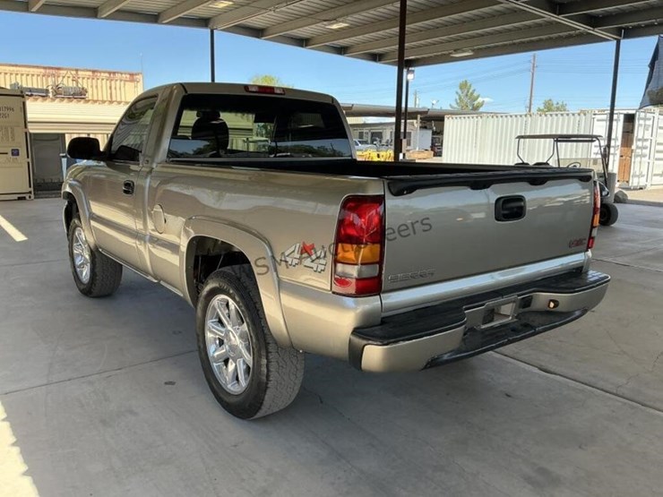 2000-gmc-sierra-1500-image-5
