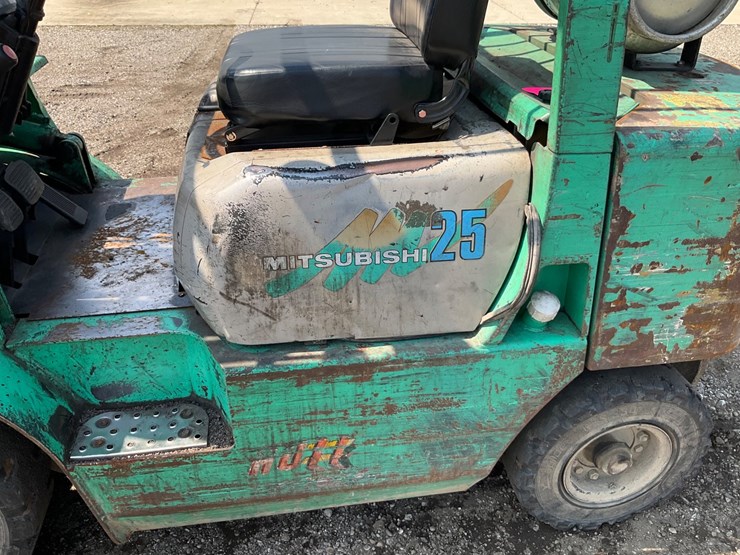 mitsubishi-fg25-image-21
