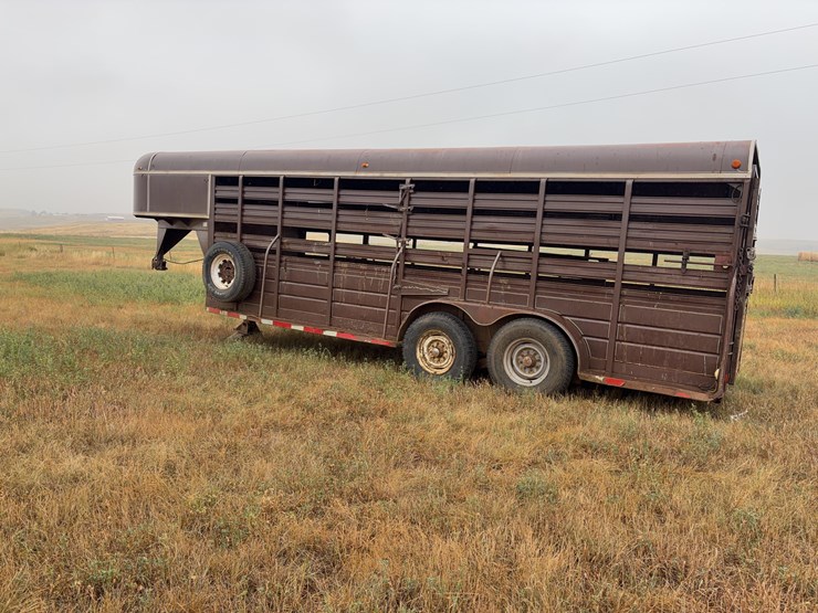 1976-w-w-stock-trailer-image-13