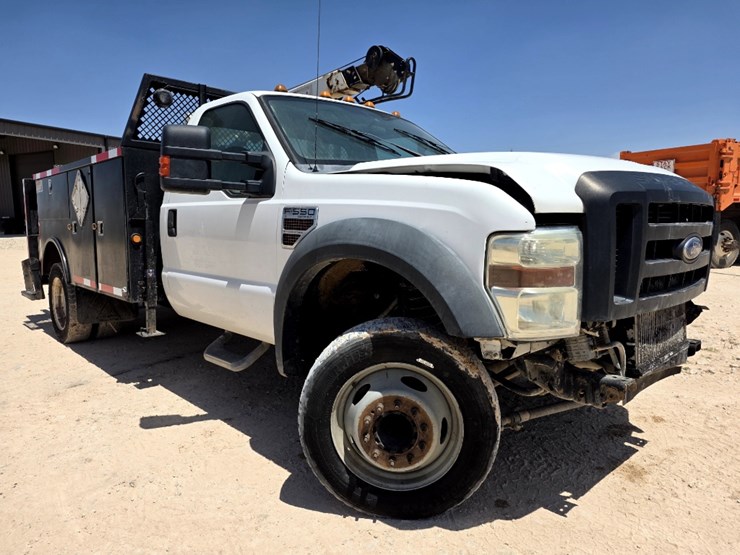 2010-ford-f550-image-7