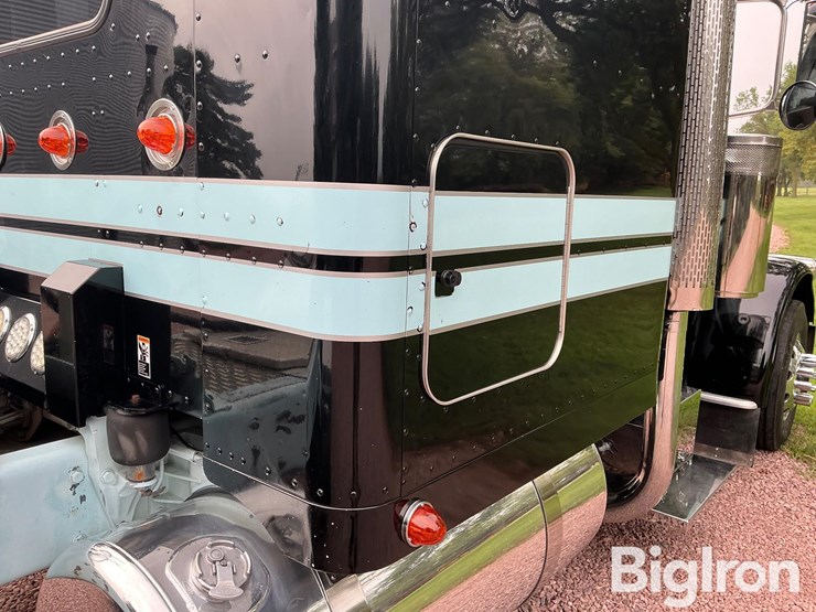 2017-peterbilt-389-image-20