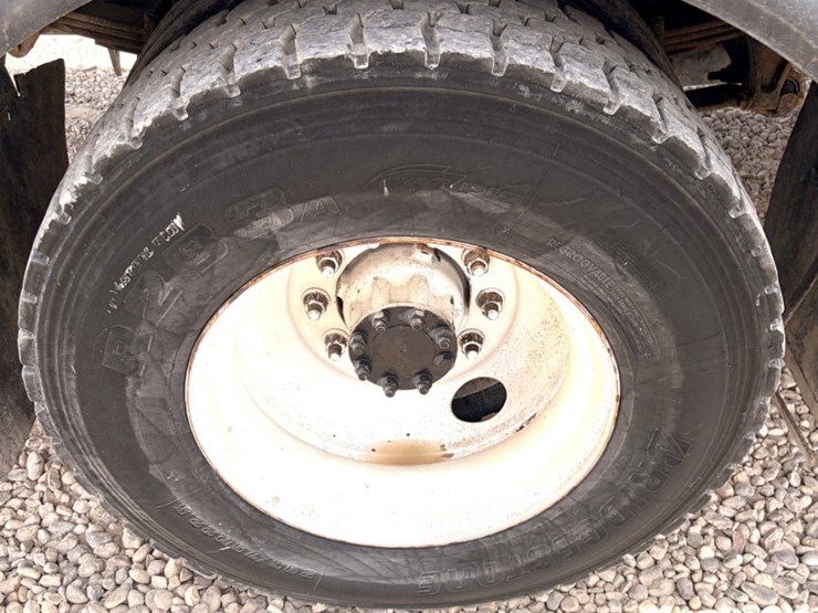 2010-international-durastar-4300-image-13