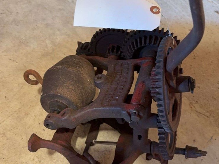 mccormick-deering-sickle-sharpener-image-4