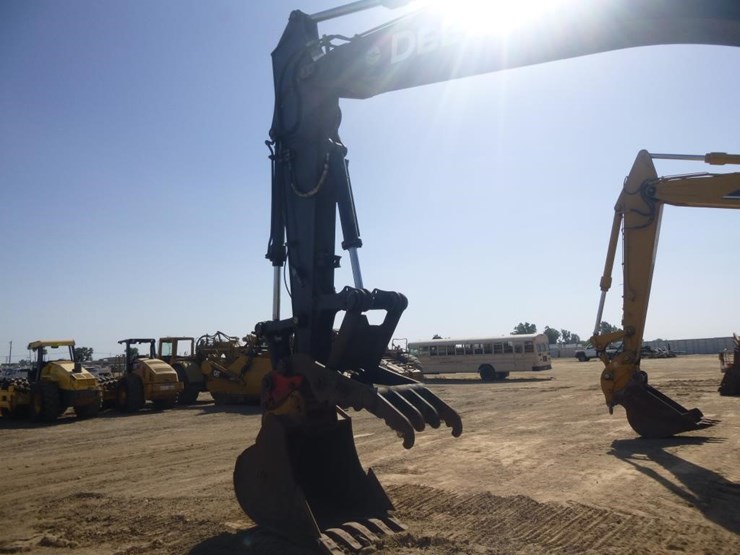 2011-deere-225d-lc-image-6