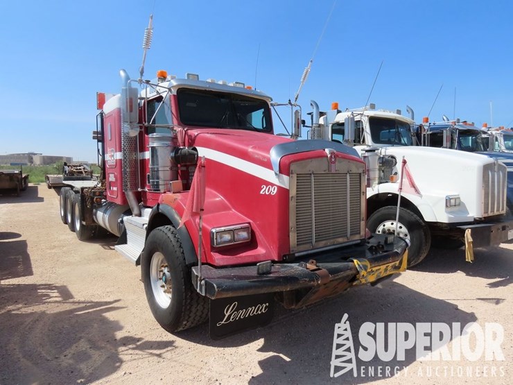 2011-kenworth-t800-image-1