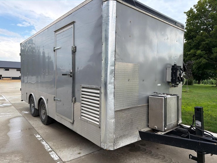 #148-•-2020-bravo-spray-foam-trailer-image-2