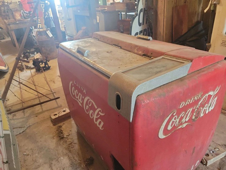 coca-cola-chest-vending-machine-image-5