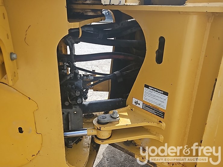 2014-deere-624k-image-20