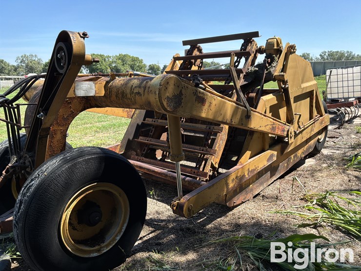 soil-mover-90-e-pull-type-scraper-image-10