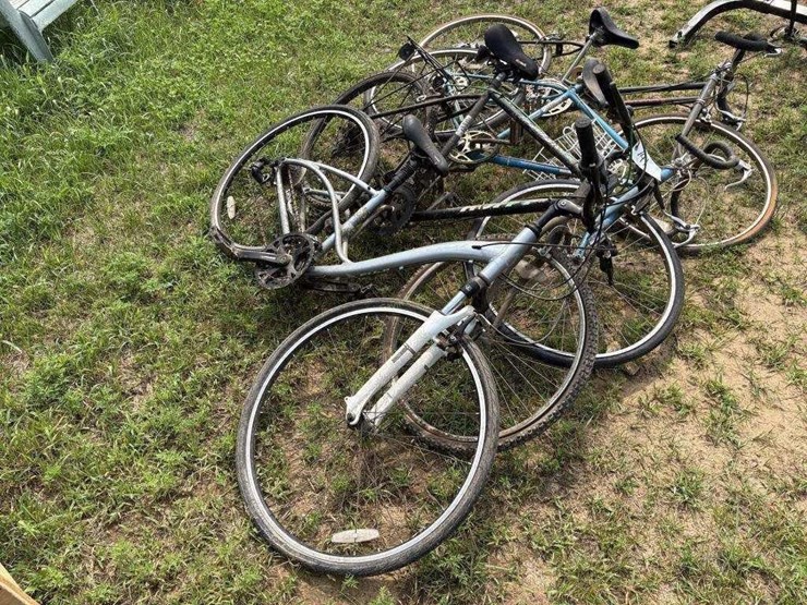 bikes-(4)---fuji,-ultima,-free-spirit-&-huffy-image-2