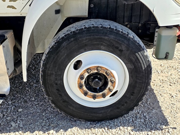 2016-international-durastar-4300-image-18