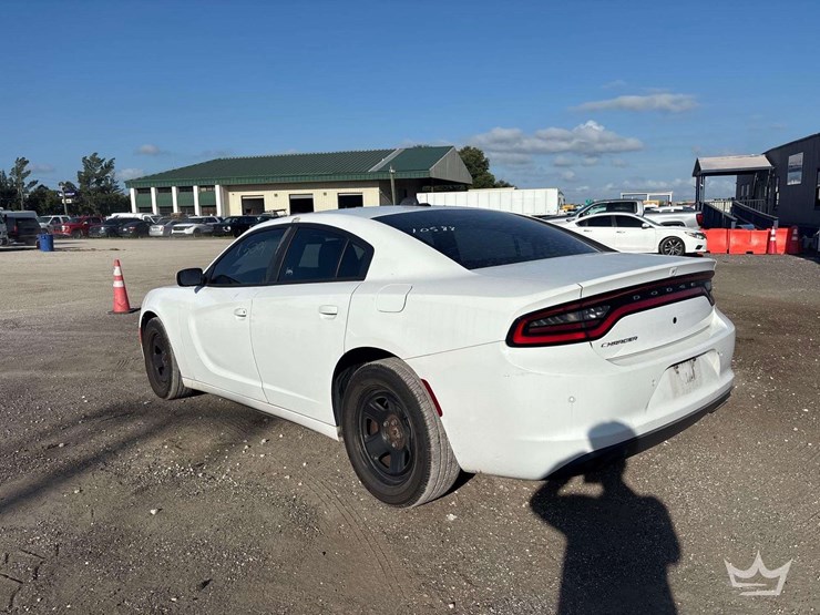 2018-dodge-charger-sedan-image-4