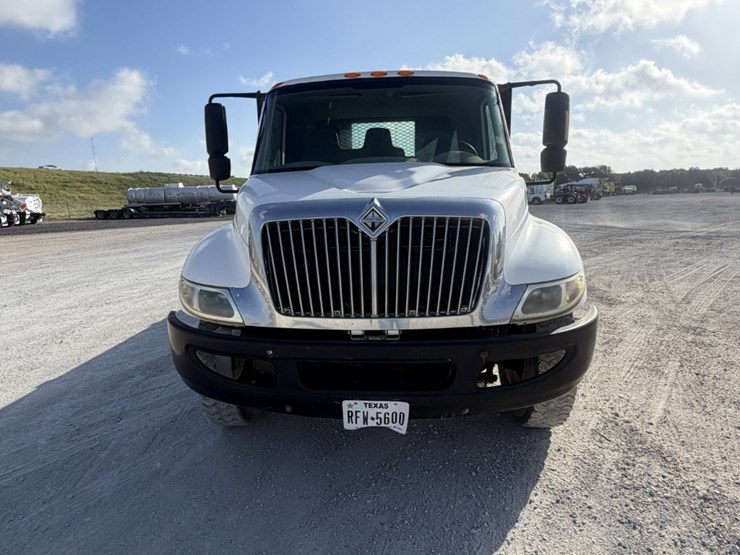 2012-international-durastar-4300-image-2