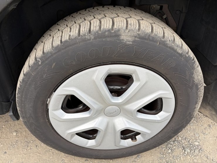 2017-ford-explorer-image-18