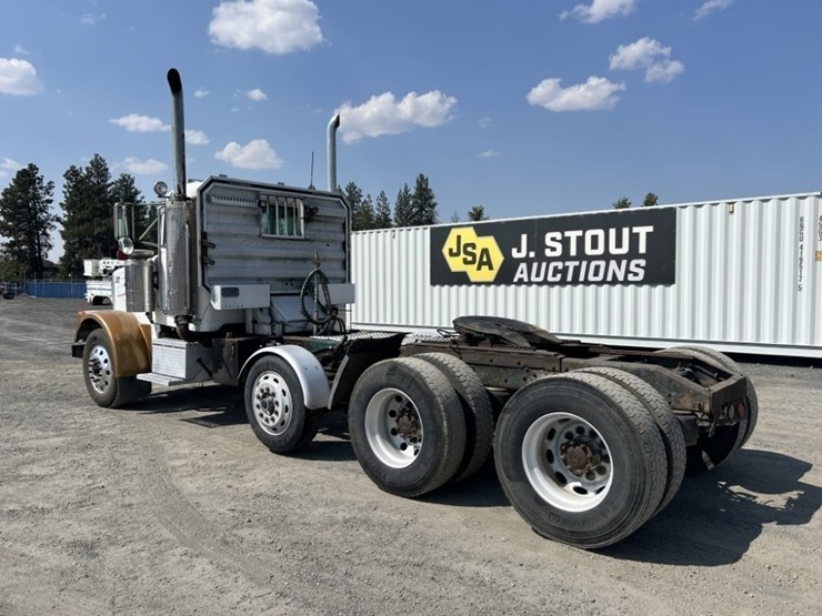 1994-peterbilt-378-image-3