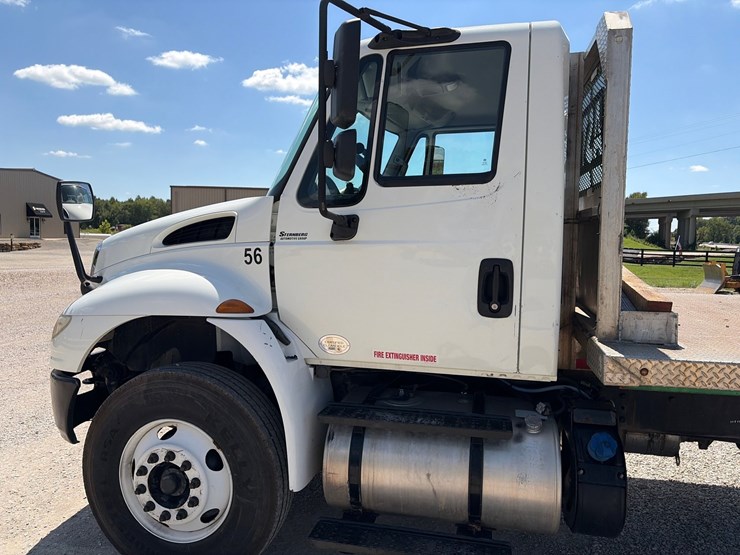 2018-international-durastar-4300-image-8