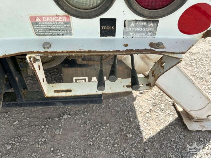 2019-freightliner-m2-106-image-25