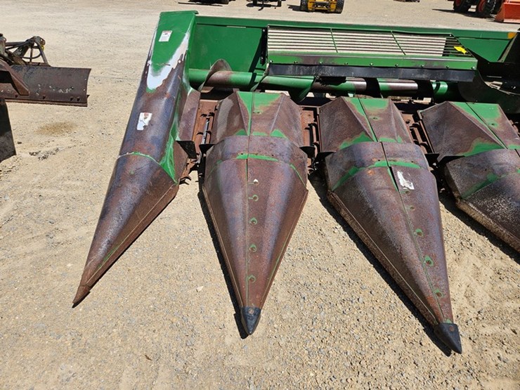 john-deere-444-image-9